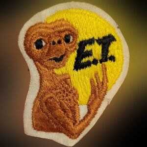 Vtg 80s ET the extraterrestrial alien yellow brown ET graphics iron on patch